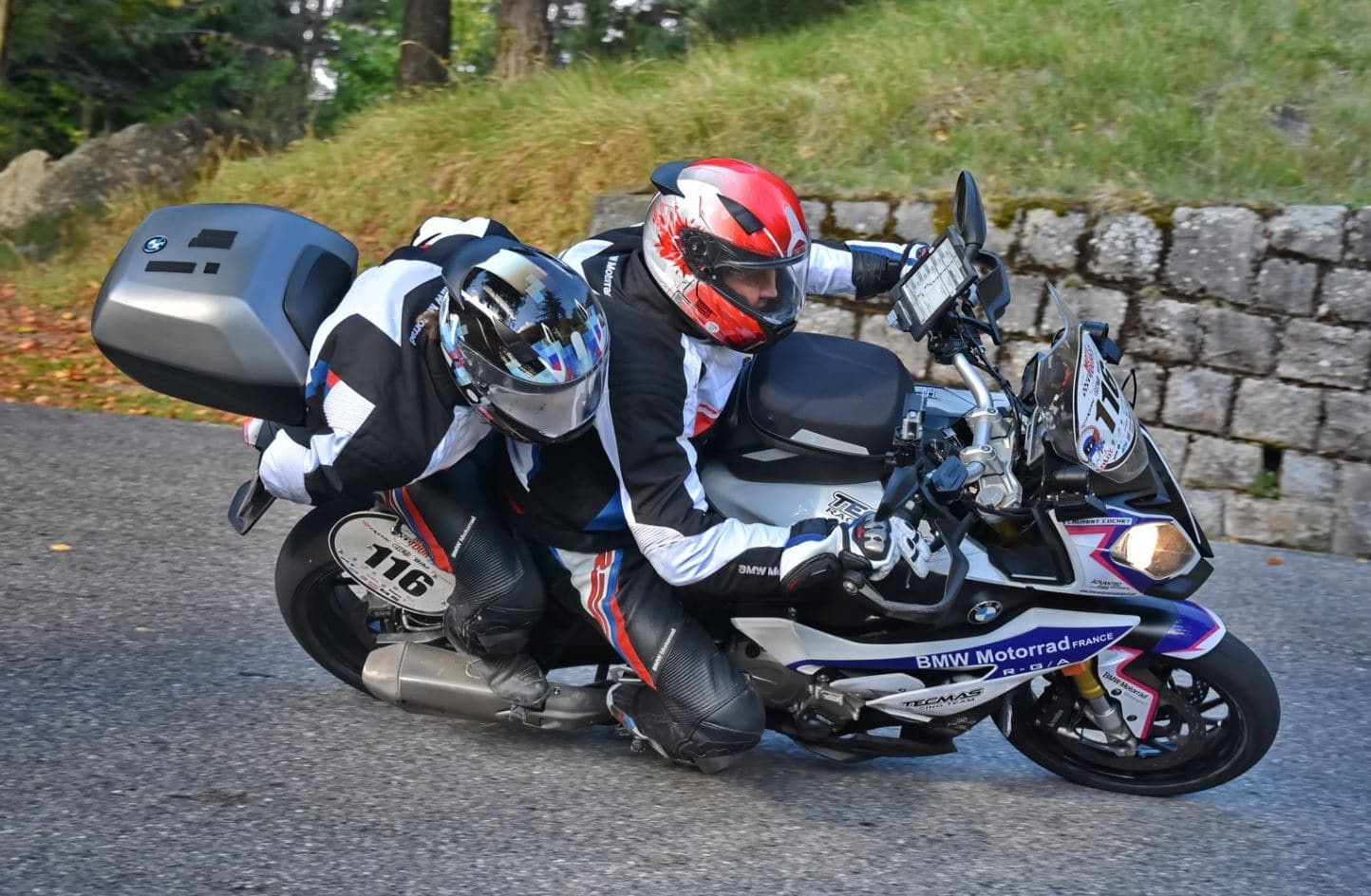 LE MOTO TOUR EN DUO PART ONE